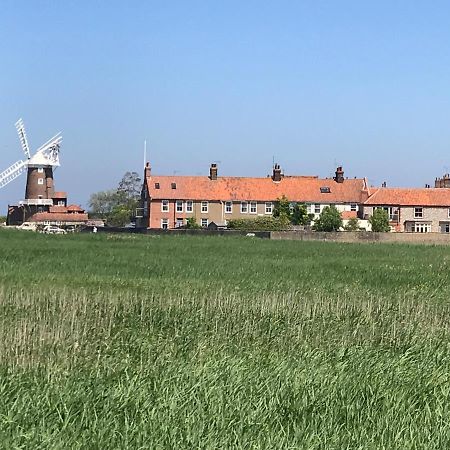 Lovely Quiet Cottage Sleeps 4 Adults, 4 Children, Dog Friendly Cley next the Sea Exterior photo