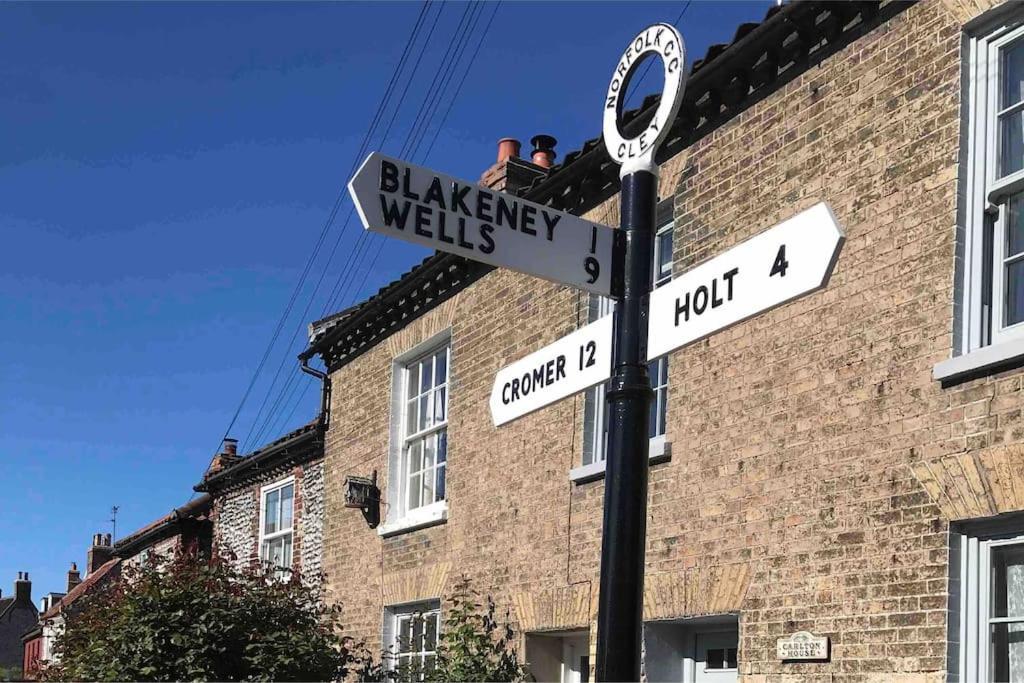 Lovely Quiet Cottage Sleeps 4 Adults, 4 Children, Dog Friendly Cley next the Sea Exterior photo