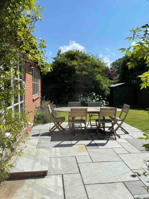 Lovely Quiet Cottage Sleeps 4 Adults, 4 Children, Dog Friendly Cley next the Sea Exterior photo