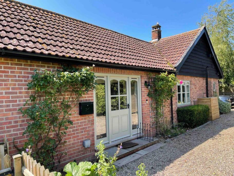 Lovely Quiet Cottage Sleeps 4 Adults, 4 Children, Dog Friendly Cley next the Sea Exterior photo